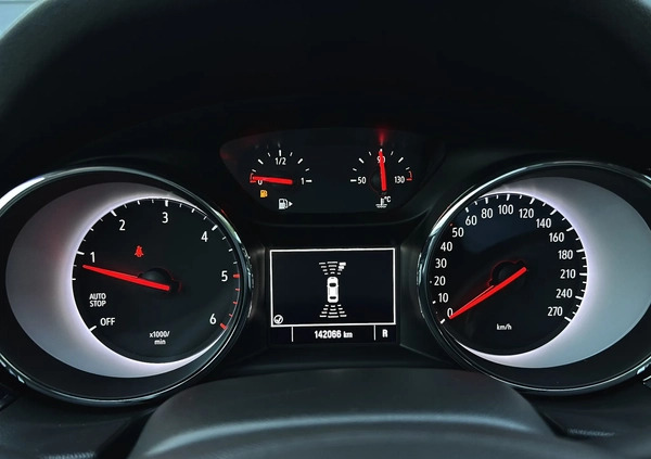 Opel Insignia cena 68900 przebieg: 142000, rok produkcji 2018 z Stronie Śląskie małe 704